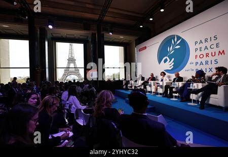 Paris, Frankreich. November 2024. Dieses Foto vom 11. November 2024 zeigt eine Szene des 7. Pariser Friedensforums in Paris. Das Forum fand am Montag und Dienstag in Paris statt und brachte führende Politiker aus aller Welt zusammen, um sich mit dringenden internationalen Herausforderungen unter dem Motto "gesucht: Eine funktionierende Weltordnung" zu befassen. Quelle: Gao Jing/Xinhua/Alamy Live News Stockfoto