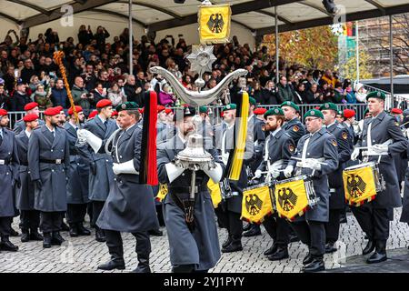 Feierliches Gelöbnis für Rekruten der Bundeswehr vor dem Rathaus Hannover Hannover, Rathaus, Platz der Männer Niedersachsen, Region Hannover Deutschland *** feierliche Vereidigung der Rekruten der Bundeswehr vor dem Rathaus Hannover Hannover, Rathaus, Platz der Männer Niedersachsen, Region Hannover Deutschland Stockfoto