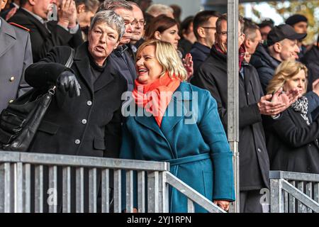 Feierliches Gelöbnis für Rekruten der Bundeswehr vor dem Rathaus Hannover Hannover, Rathaus, Platz der Männer Niedersachsen, Region Hannover Deutschland *** feierliche Vereidigung der Rekruten der Bundeswehr vor dem Rathaus Hannover Hannover, Rathaus, Platz der Männer Niedersachsen, Region Hannover Deutschland Stockfoto