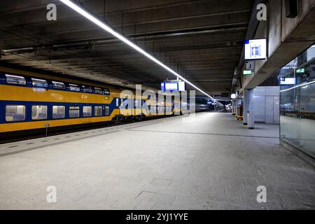 UTRECHT - ein leerer Bahnsteig, von dem normalerweise der Zug nach Amsterdam am Bahnhof Utrecht Centraal abfährt. Aufgrund eines Streiks von ProRail-Mitarbeitern an den Verkehrskontrollstationen in Amsterdam und Alkmaar verkehren in Teilen von Flevoland und Utrecht auch keine Züge während der morgendlichen Hauptverkehrszeit. ANP ROBIN VAN LONKHUIJSEN niederlande aus - belgien aus Stockfoto