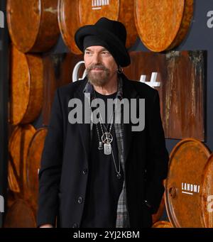 Los Angeles, Vereinigte Staaten. November 2024. Darsteller Billy Bob Thornton nimmt am 12. November 2024 an der Premiere von Paramount's Fernsehdrama Landman in den Paramount Studios in Los Angeles Teil. Geschichte: Landman spielt in den sprichwörtlichen Boomstädten von West Texas und erzählt von der Suche nach dem Glück in der Welt der Ölplattformen. Die Serie ist eine Geschichte von Rothälsen und wilden Milliardären, die einen so großen Boom anheizen, dass er unser Klima, unsere Wirtschaft und unsere Geopolitik neu gestaltet. Foto: Jim Ruymen/UPI Credit: UPI/Alamy Live News Stockfoto