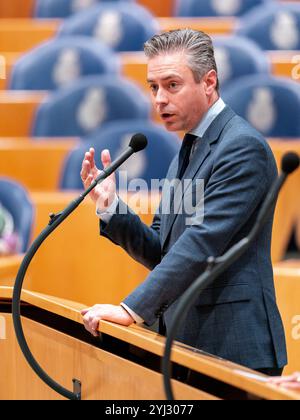 12. NOVEMBER 2024 Niederländisch Tweede Kamer Plenardebatte DEN HAAG, NIEDERLANDE - 12. NOVEMBER: Chris Stoffer SGP während der Plenardebatte im Tweede Kamer am 12. November 2024 in den Haag, Niederlande. Den Haag Tweede Kamer Niederlande Inhalte können nicht direkt oder indirekt über Dritte in den Niederlanden weiterverbreitet werden. Copyright: XJohnxBeckmannx Stockfoto