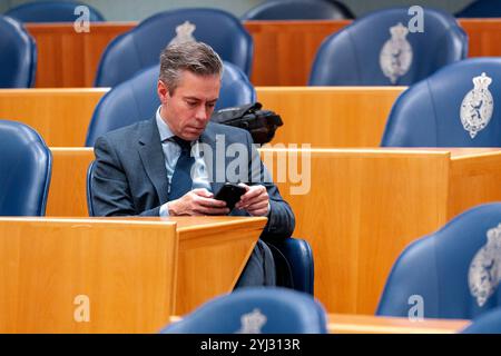 12. NOVEMBER 2024 Niederländisch Tweede Kamer Plenardebatte DEN HAAG, NIEDERLANDE - 12. NOVEMBER: Chris Stoffer SGP während der Plenardebatte im Tweede Kamer am 12. November 2024 in den Haag, Niederlande. Den Haag Tweede Kamer Niederlande Inhalte können nicht direkt oder indirekt über Dritte in den Niederlanden weiterverbreitet werden. Copyright: XJohnxBeckmannx Stockfoto