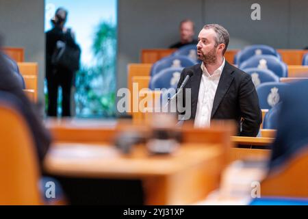 12. NOVEMBER 2024 Niederländisch Tweede Kamer Plenardebatte DEN HAAG, NIEDERLANDE - 12. NOVEMBER: Jimmy Dijk SP während der Plenardebatte im Tweede Kamer am 12. November 2024 in den Haag, Niederlande. Den Haag Tweede Kamer Niederlande Inhalte können nicht direkt oder indirekt über Dritte in den Niederlanden weiterverbreitet werden. Copyright: XJohnxBeckmannx Stockfoto