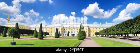 Oberer Park in Pertergof, Stadt Sankt-Petersburg, Russland Stockfoto