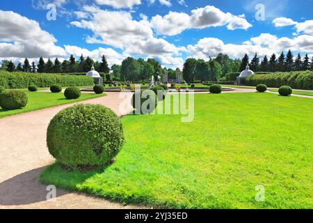 Oberer Park in Pertergof, Stadt Sankt-Petersburg, Russland Stockfoto