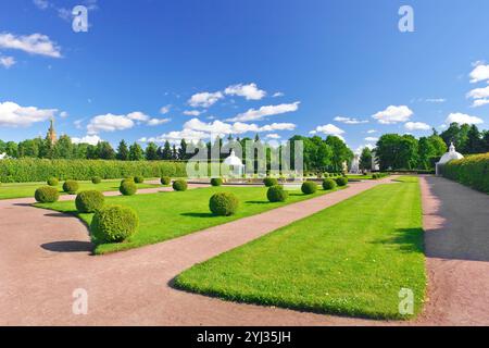 Oberer Park in Pertergof, Stadt Sankt-Petersburg, Russland Stockfoto