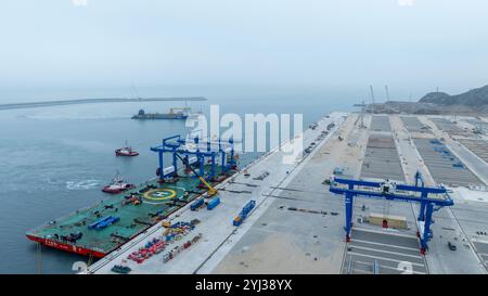 Peking, China. Juni 2024. Ein Luftbild, das am 21. Juni 2024 aufgenommen wurde, zeigt den Chancay Port in Peru. Quelle: Li Muzi/Xinhua/Alamy Live News Stockfoto