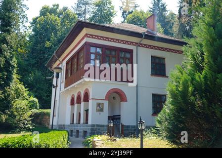 Das Klisura-Kloster von St. Kyrill und Methodius in der Nähe von Varshets, Bulgarien, ist ein wunderschöner Ort Stockfoto