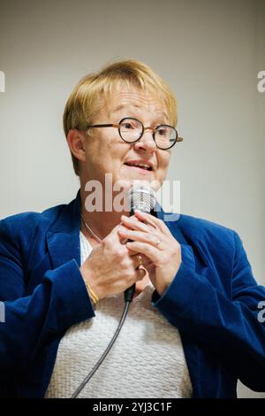Rennes, Frankreich. November 2024. Porträt des Bürgermeisters von Rennes, Nathalie Appéré, während der Konferenz und Unterzeichnungssitzung von Najat Vallaud-Belkacem, ehemaliger Bildungsminister, am 12. November 2024 in Rennes Credit: Abaca Press/Alamy Live News Stockfoto