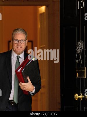 London, Großbritannien. November 2024. Kier Starmer, Premierminister, verlässt 10 Downing Street für Fragen des Premierministers (PMQ's) London UK Credit: Ian Davidson/Alamy Live News Stockfoto