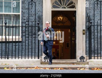 London, England, Großbritannien. November 2024. Der britische Premierminister KEIR STARMER verlässt die Downing Street 10 zur Fragestunde des Premierministers. (Kreditbild: © Tayfun Salci/ZUMA Press Wire) NUR REDAKTIONELLE VERWENDUNG! Nicht für kommerzielle ZWECKE! Stockfoto