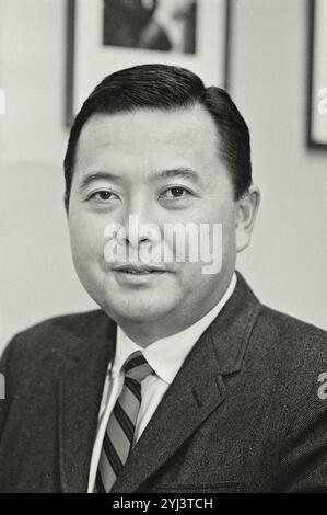 Daniel K. Inouye, demokratischer Senator aus Hawaii, Kopf-und-Schultern-Porträt, nach vorne gerichtet. USA. 5. Januar 1967 Stockfoto