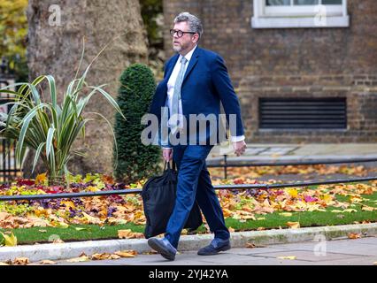 London, Großbritannien. November 2024. Matthew Doyle, Downing Street Director of Communications, geht die Downing Street hinauf. Quelle: Karl Black/Alamy Live News Stockfoto