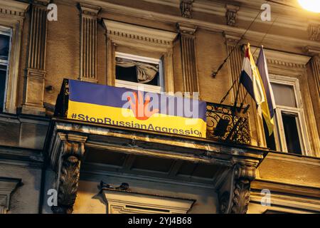 Zagreb, Kroatien - 15. August 2024: Pro-ukrainisches Poster im Zentrum von Zagreb Stockfoto