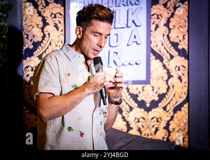 Russell Kane Buch lesen und signieren Veranstaltung, Bar Up the Road, Southend © Clarissa Debenham (Film Free Photography) / Alamy Stockfoto