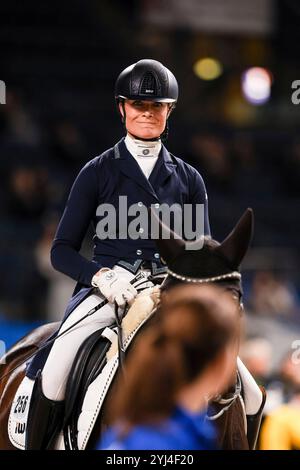 Stuttgart, Deutschland. November 2024. 1. Platz Harnisch Carina auf FBW Francis, RFV Oehringen Preis der Firma I West Nat. Dressurprüfung Kl. S Aufgabe: Intermediaire I GER, Stuttgart German Masters 2024, 38. internationales Reitturnier, 13.11.2024 Foto: Eibner-Pressefoto/Roger Buerke Credit: dpa/Alamy Live News Stockfoto