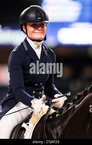 Stuttgart, Deutschland. November 2024. 1. Platz Harnisch Carina auf FBW Francis, RFV Oehringen Preis der Firma I West Nat. Dressurprüfung Kl. S Aufgabe: Intermediaire I GER, Stuttgart German Masters 2024, 38. internationales Reitturnier, 13.11.2024 Foto: Eibner-Pressefoto/Roger Buerke Credit: dpa/Alamy Live News Stockfoto