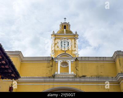 Nahaufnahme des wunderschönen Arch of Santa Catalina in Antigua Guatemala Stockfoto