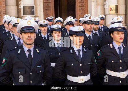 Torino, Italien. November 2024. Cerimonia per il 233/o anniversario della Fondazione del Corpo di Polizia Locale presso piazza Carignano e presso il Teatro Carignano a Torino, Italia - Mercoledì, 13 Novembre 2024 - Cronaca - ( Foto Andrea Alfano/LaPresse ) Lokale Polizei 233. Jahrestag der Stiftung in piazza Carignano und Teatro Carignano. Turin, Italien - Mittwoch, 13. November 2024 - Nachrichten - ( Foto Andrea Alfano/LaPresse ) Quelle: LaPresse/Alamy Live News Stockfoto