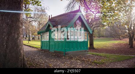 Blick auf das Stadtzentrum von Harrogate, Harrogate, North Yorkshire, Großbritannien. 13. November 2024. Harrogate, North Yorkshire, Großbritannien. Guthaben: Gefangener Ligh Stockfoto