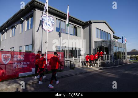 PONTYCLUN, GROSSBRITANNIEN. November 2024. Das Team kommt während eines Trainings im Vale Resort vor dem Spiel der UEFA Nations League gegen die Türkei 2025 im Kadir Has Stadium am 16. November (PIC von John Smith/FAW). Credit: Football Association of Wales/Alamy Live News Stockfoto