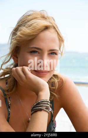 NORA ARNEZEDER in SAFE HOUSE (2012), Regie: DANIEL ESPINOSA. Kredit: UNERSCHROCKENE BILDER / Album Stockfoto