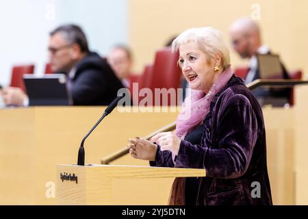 München, Deutschland. November 2024. Petra Guttenberger (CSU) spricht auf der 33. Plenartagung des Bayerischen Landtags am 13. November 2024 in München (Bayern). Quelle: Matthias Balk/dpa/Alamy Live News Stockfoto