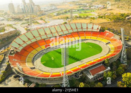 Jerewan, Armenien - 17. oktober 2024: Das Hrazdan Stadion ist ein Mehrzweck-Stadion für alle Sitzer. Die größte Sporthalle in Armenien Stockfoto