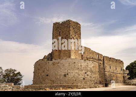 Das Castello di Monte Sant’Angelo, Gargano, Apulien, Italien, Europa | Castello di Monte Sant’Angelo, Gargano, Apulien, Italien, Europa Stockfoto