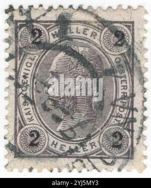 ÖSTERREICH — 18. Juni 1901: 2 heller dunkelgraue Briefmarke (Lackstangen) mit Porträt des österreichischen Kaisers Franz Josef. Franz Joseph I. oder Franz Joseph I. war vom 2. Dezember 1848 bis zu seinem Tod am 21. November 1916 Kaiser von Österreich, König von Ungarn und den anderen staaten der Habsburgermonarchie. Zu Beginn seiner Regierungszeit wurden seine Reiche und Gebiete als Österreichisches Reich bezeichnet, wurden aber 1867 als Doppelmonarchie des Österreichisch-Ungarischen Reiches wiederaufgebaut. Vom 1. Mai 1850 bis zum 24. August 1866 war Franz Joseph auch Präsident des Deutschen Bundes Stockfoto