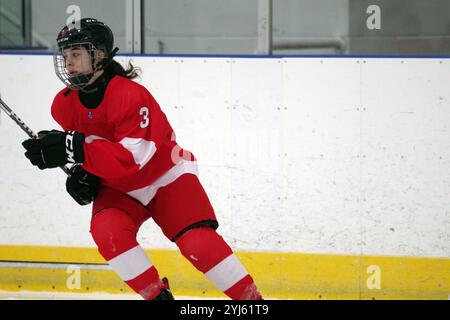 Dumfries, Schottland, 27. Januar 2023. Tan Goksal spielte für die Türkei gegen Lettland während eines Spiels in der IIHF Eishockey U18 Women’s World Championship, Division II, Gruppe A Turnier im Dumfries Ice Bowl. Quelle: Colin Edwards Stockfoto