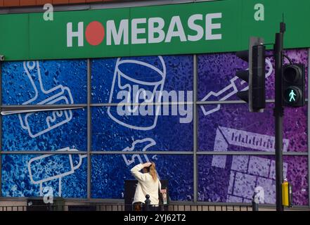 London, Großbritannien. November 2024. Außenansicht eines Homebase-Geschäfts in Nord-London. Quelle: Vuk Valcic/Alamy Stockfoto