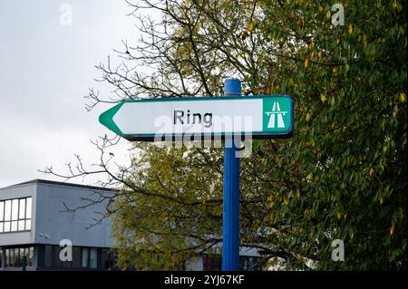 Beschilderung zur Ringstraße Anderlecht, Region Brüssel-Hauptstadt, Belgien, 11. November 2024 Stockfoto