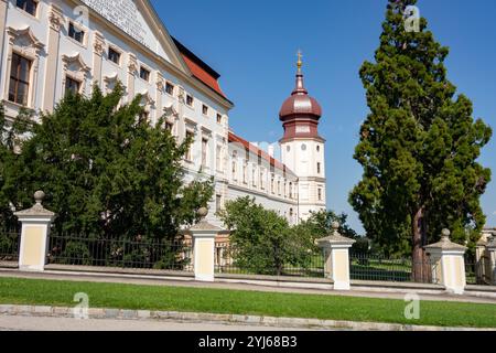 FURTH, ÖSTERREICH - 30. JULI 2021: Turm der Abtei Gottweig, Benediktinerkloster bei Krems in Niederösterreich Stockfoto