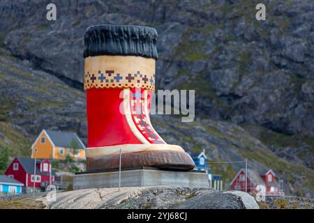 Riesen-Inuit-Stiefel, Qaqortog, Gemeinde Kujalleq, Grönland, Königreich Dänemark Stockfoto