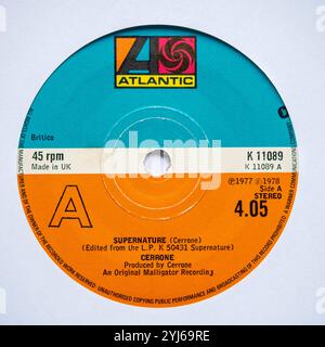Center-Label der Sieben-Inch-Single-Version von Supernature von Cerrone, die 1977 veröffentlicht wurde Stockfoto