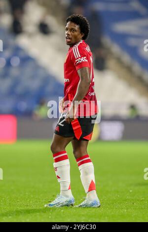 Huddersfield, Großbritannien. November 2024. Manchester United Verteidiger Tyrell malacia beim Spiel der Bristol Street Motors EFL Trophy Northern Group F im John Smith's Stadium, Huddersfield, England, Großbritannien am 12. November 2024 Credit: Every Second Media/Alamy Live News Stockfoto