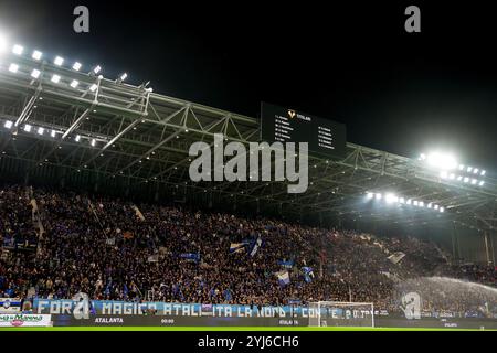 Bergamo, Italien. Oktober 2024. Atalanas Fans beim Fußball-Spiel der Serie A zwischen Atalanta und Hellas Verona im Gewiss-Stadion in Bergamo, Norditalien - Samstag, 26. Oktober 2024. Sport - Fußball . (Foto: Spada/Lapresse) Credit: LaPresse/Alamy Live News Stockfoto