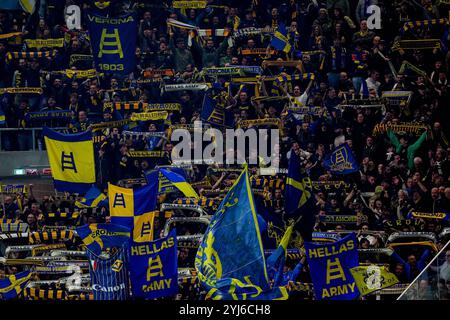 Bergamo, Italien. Oktober 2024. Veronas Fans beim Fußballspiel der Serie A zwischen Atalanta und Hellas Verona im Gewiss-Stadion in Bergamo, Norditalien - Samstag, 26. Oktober 2024. Sport - Fußball . (Foto: Spada/Lapresse) Credit: LaPresse/Alamy Live News Stockfoto