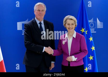 Brüssel, Belgien November 2024. Die Präsidentin der Europäischen Kommission Ursula von der Leyen trifft am 13. November 2024 in Brüssel mit dem französischen Premierminister Michel Barnier zusammen. Quelle: ALEXANDROS MICHAILIDIS/Alamy Live News Stockfoto