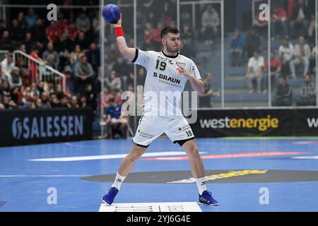 Essen, Deutschland. November 2024. Handball DHB-Pokal Maenner Achtelfinale TuSEM Essen - MT Melsungen am 13.11.2024 im Sportpark am Hallo in Essen Elvar Oern Jonsson ( Melsungen ) Foto: Revierfoto Credit: ddp Media GmbH/Alamy Live News Stockfoto