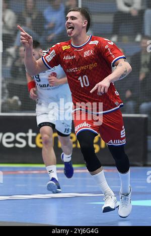 Essen, Deutschland. November 2024. Handball DHB-Pokal Maenner Achtelfinale TuSEM Essen - MT Melsungen am 13.11.2024 im Sportpark am Hallo in Essen Torjubel Finn Wolfram ( Essen ) Foto: Revierfoto Credit: ddp Media GmbH/Alamy Live News Stockfoto