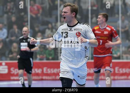 Essen, Deutschland. November 2024. Handball DHB-Pokal Maenner Achtelfinale TuSEM Essen - MT Melsungen am 13.11.2024 im Sportpark am Hallo in Essen Timo Kastenino ( Melsungen ) jubelt Foto: Revierfoto Credit: ddp Media GmbH/Alamy Live News Stockfoto