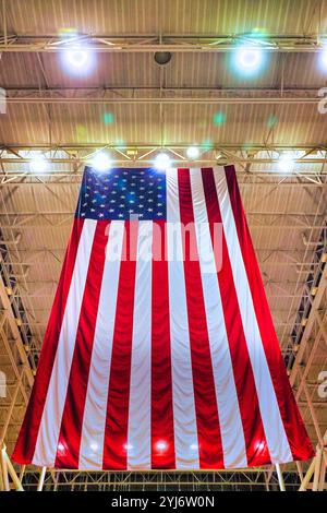 Denver, Colorado, USA 12. November 2024 das zentrale Atrium im Inlandsterminal am Denver International Airport Colorado. Stockfoto