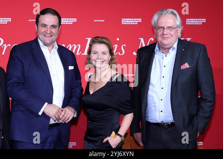 NRW Medien-Minister Nathanael Liminski, Annette Frier und Bürgermeister Ralph Elster beim Kinoprogrammpreis NRW am 13.11.2024 in Köln Stockfoto