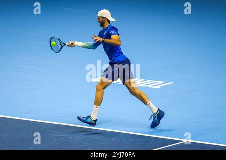 Turin, Italien. November 2024. Andrea Vavassori aus Italien wurde im Kampf gegen Tim Puetz aus Deutschland und Kevin Krawietz aus Deutschland (nicht im Blick) während des Spiels der Bob Bryan Group Stage der Herren-Doppel-Mannschaft am vierten Tag des Nitto ATP-Finals 2024 in der Inalpi Arena gesehen. Quelle: SOPA Images Limited/Alamy Live News Stockfoto