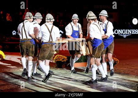 Stuttgart, Deutschland. November 2024. Eroeffnungsabend Showprogramm Suedtiroler Schuhplattler GER, Stuttgart German Masters 2024, 38. internationales Reitturnier, 13.11.2024 Foto: Eibner-Pressefoto/Roger Buerke Credit: dpa/Alamy Live News Stockfoto