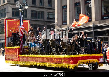 Veterans Day Parade auf der Fifth Avenue, NYC, USA, 2024 Stockfoto