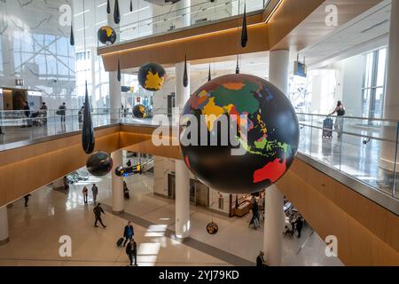 Der Flughafen La Guardia ist ein geschäftiges Flugdrehkreuz in New York City, USA 2024 Stockfoto